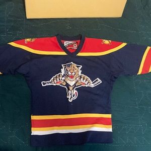 Boys Small Hockey Jersey Used some minor stains otherwise great condition Jaguar